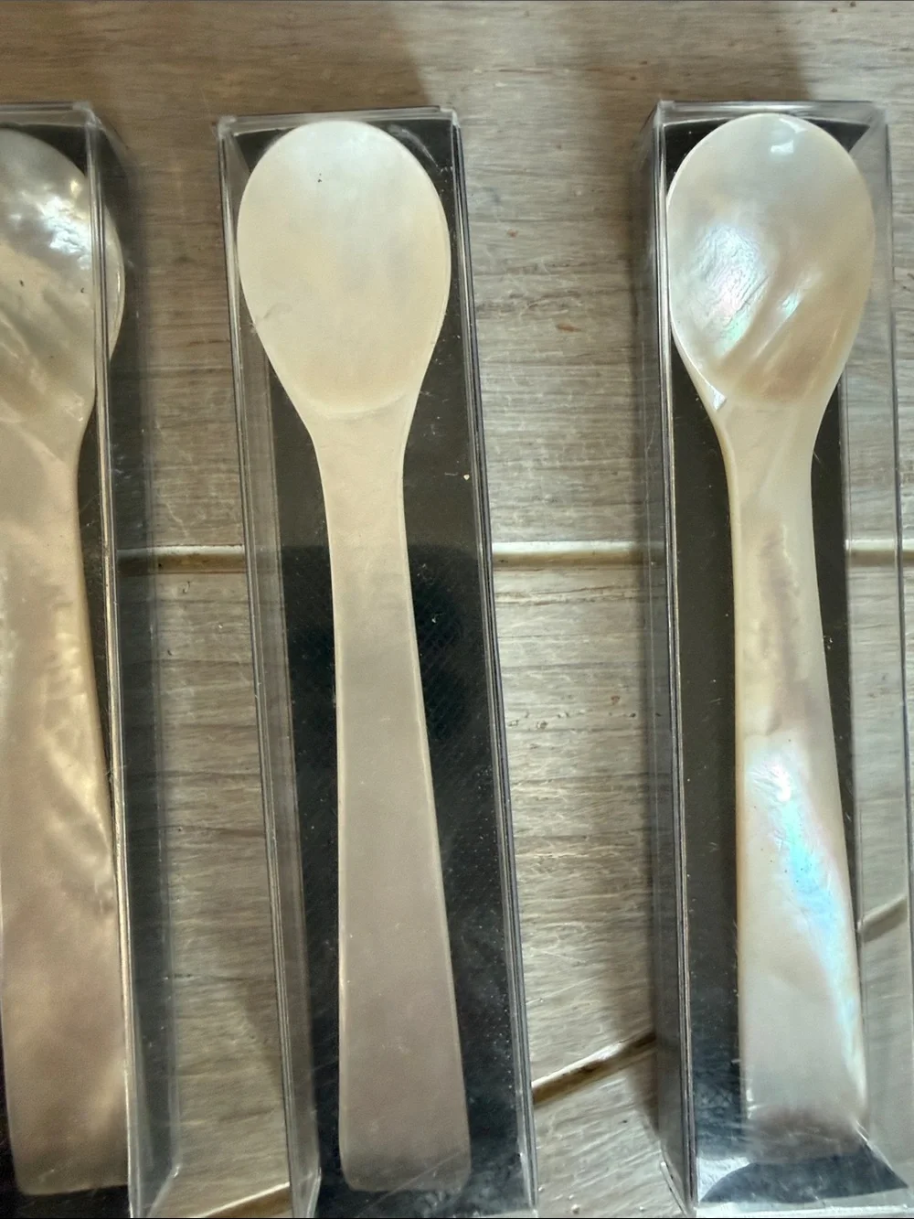 Mother-of-Pearl caviar Spoons - Iridescent White new!